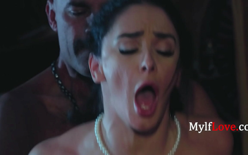 Sheena Ryder's Sensual Seduction of the Angel Slimthick Vic: A Sexy Encounter to Remember