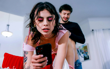 Unleash Your Wild Side with BFFs Having Some Freeuse Fun Before Heading out For an Party! FuckAnytime!