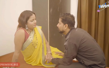 Indulge in the Passionate Embrace of a Gorgeous Desi Indian Beauty