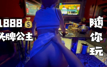 HK Pornstar Queen in Public Exhibition ~ Unleashing Her Sexuality!