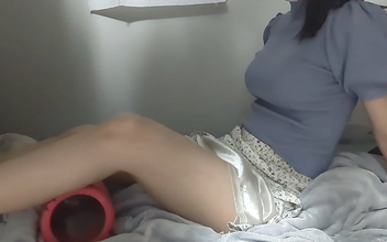 Revealing the Toned Abs of Asian Beauties ~ A Collection of Mesmerizing Videos!