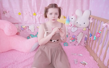 Naughty Step-Daughter's Sweet Defiance ~ How I Stole Daddy's Heart with My Love for Candies