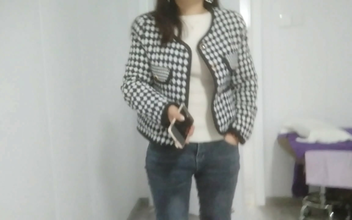 New Jap Girl Arrives at the Shop, Boss Calls for a Quick Tea Break, Worth a Try for the Fresh Seafood