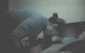 Japanese Beauty Salon's Skinny Masseuses Cater to Your Every Need