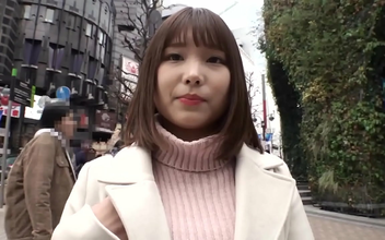 Thirst-Quenching Nullipara! Riding Hunk Hides Long, Strong Riding Stick! Painful but Feels Good,