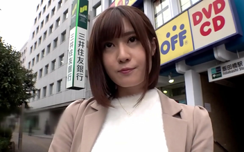 溜まりに溜まった潮を噴射し欲求不満を大解消！！プルプルGカップおっぱいを振り乱し激イキからのドバドバ潮吹きSEX！！