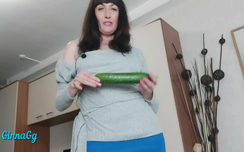 Japanese Beauty Squirts Creamy Juices from Her Cunt during Cucumber Fisting