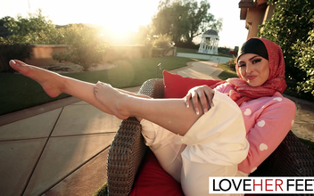 Experience Rapturous Foot Worship with Sultry Sophia Leone