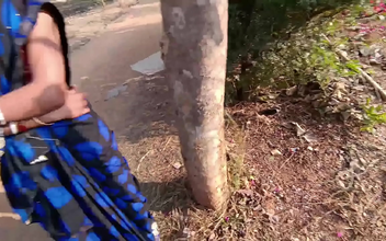 Indulge in the Adulterous Delights of a Luscious MILF in the Park