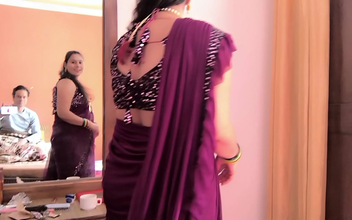 Find Yourself Lost in Her Luscious Lund: Desi Beauty Shows Her Alluring curves!