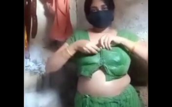 Experience the Alluring Beauty of Desi Girls with Extraordinary Curves!